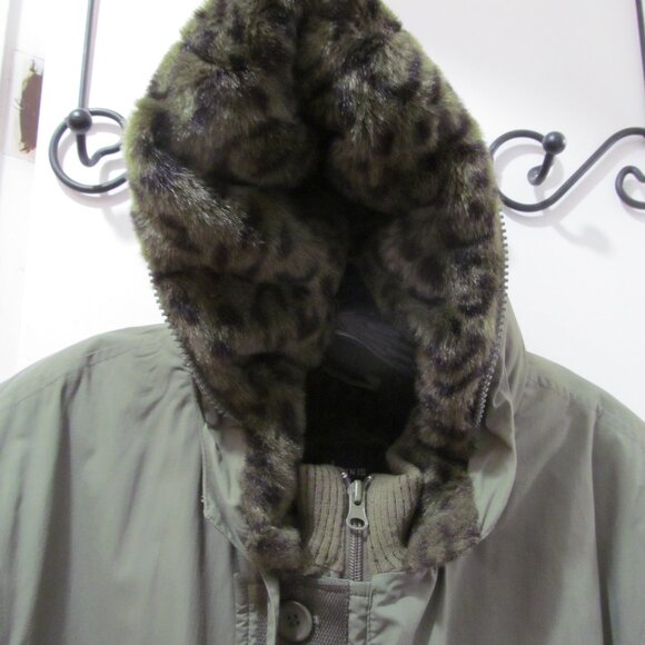 Dennis Basso Green Full Length Hooded Coat ~ Animal Print Lining ~ Size 1X - Picture 3 of 16